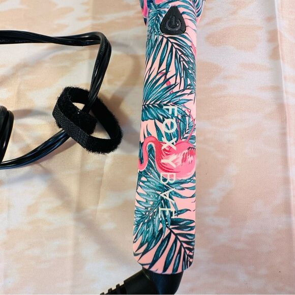 Foxy Bae Curling Wand - Picture 9 of 13
